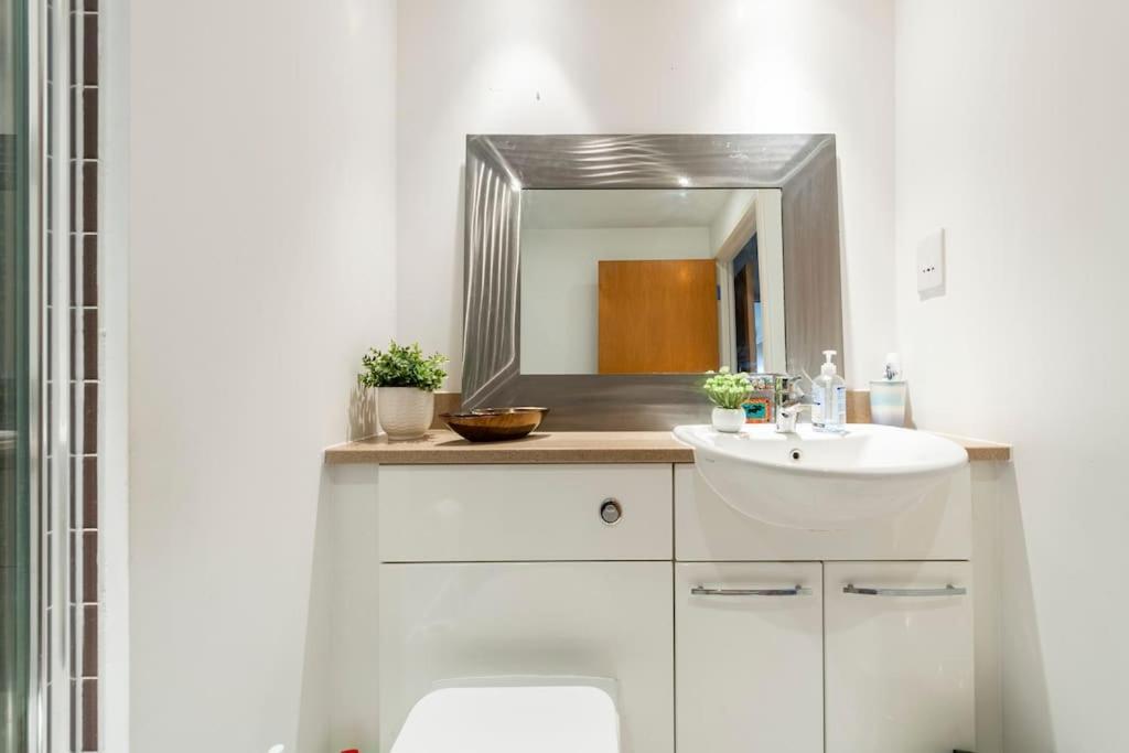 London Skylineviews 2 Bed 2 Bath Flat Near Canary Wharf, O2 & Excel מראה חיצוני תמונה